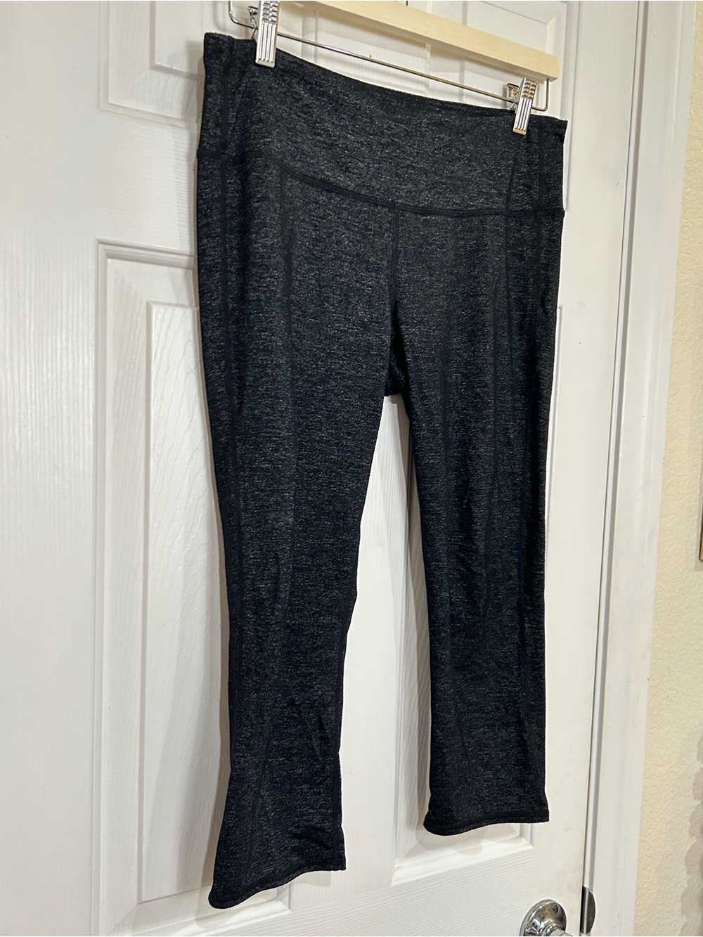 Athleta Heathered Black High Rise Crop Leggings Medium